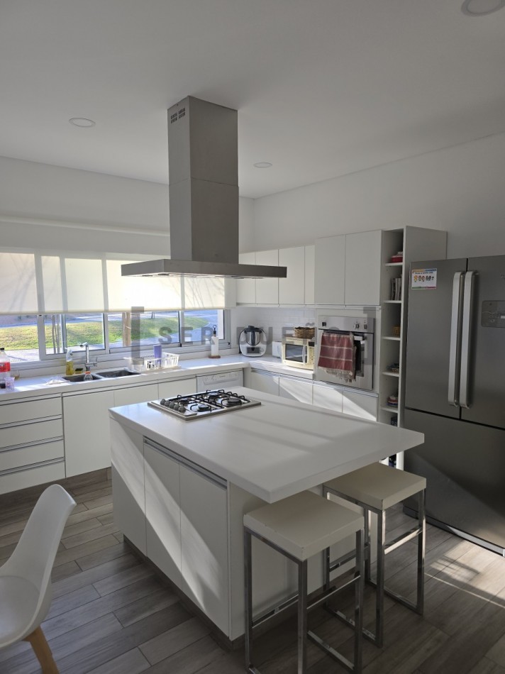 Casa en Venta Barrio Finca La Montaña de 4 dormitorios [SER DUEÑO]