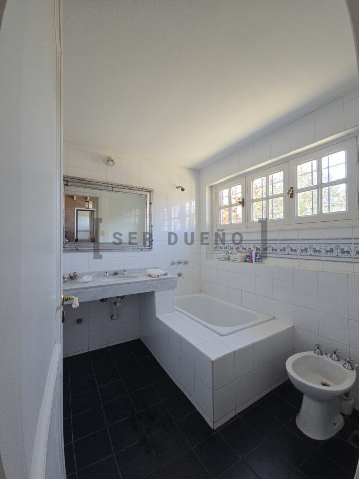 Casa 3 dormitorios Barrio Grand Bourg [SER DUEÑO]