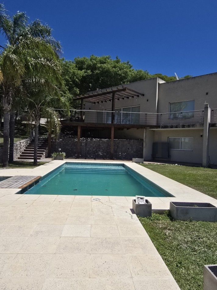 Casa 3 dormitorios en Club de Campo Valle Escondido [SER DUEÑO]