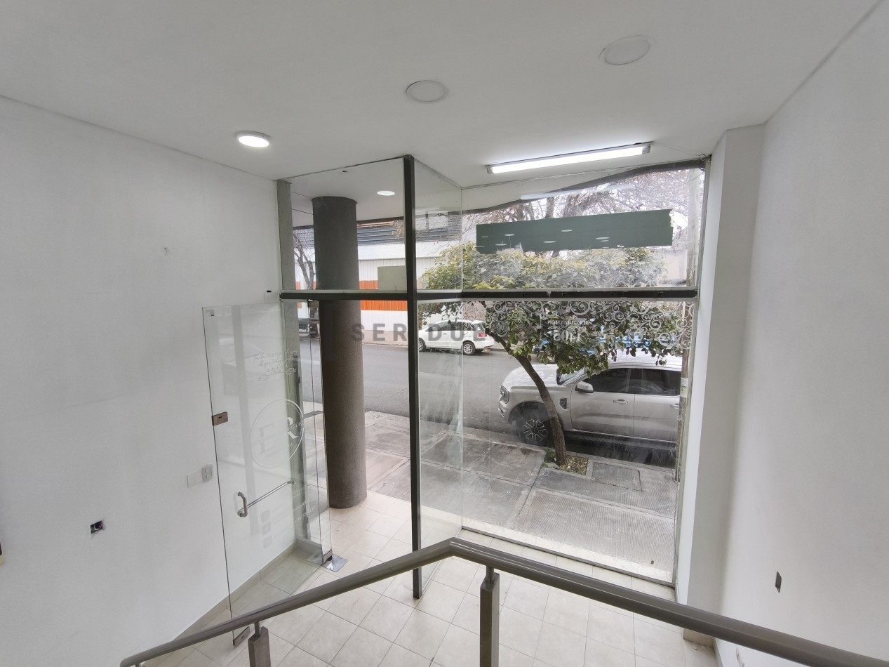 Alquiler Local Comercial Leguizamon 1400 con cochera [SER DUEÑO]