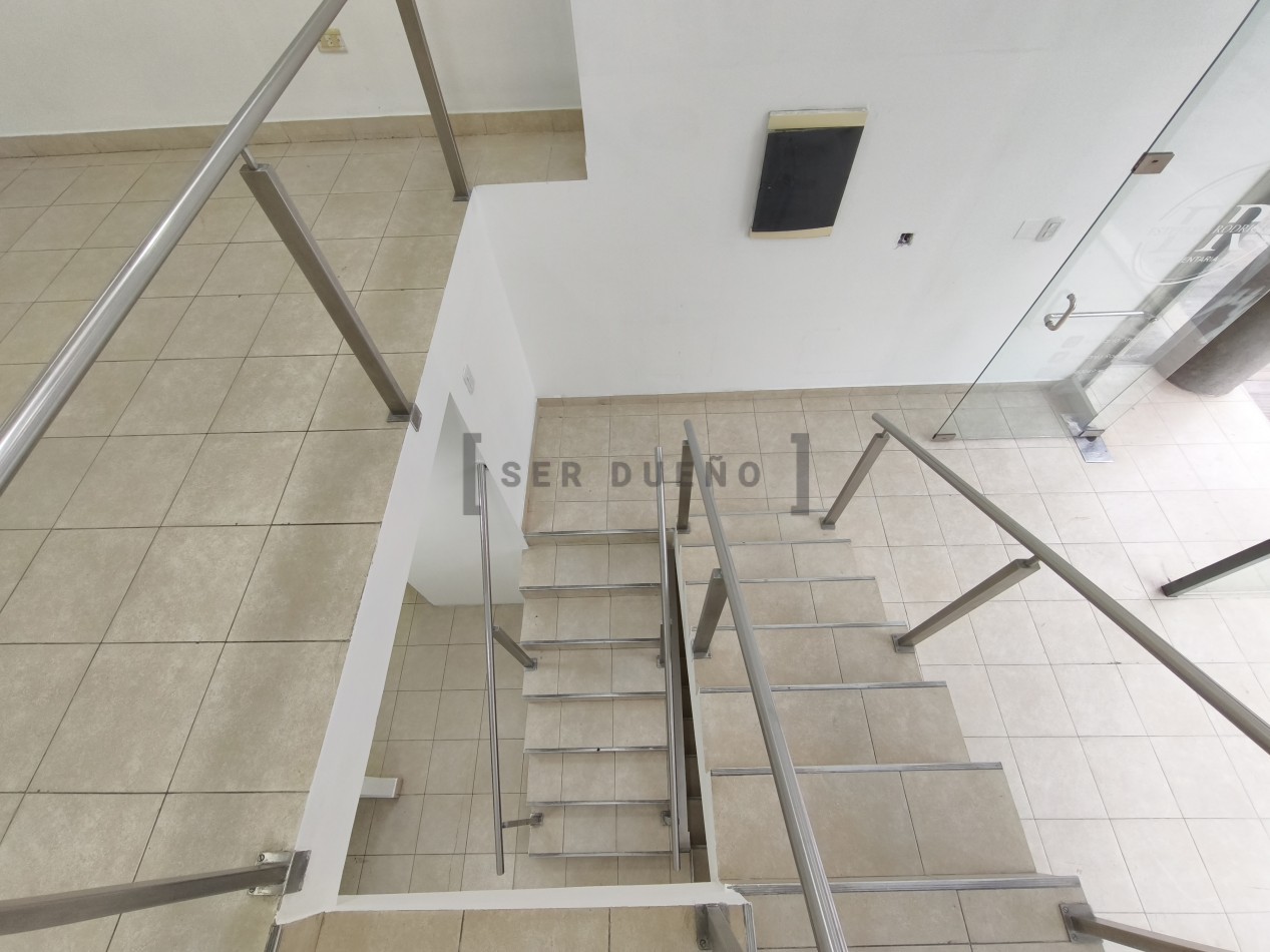 Alquiler Local Comercial Leguizamon 1400 con cochera [SER DUEÑO]