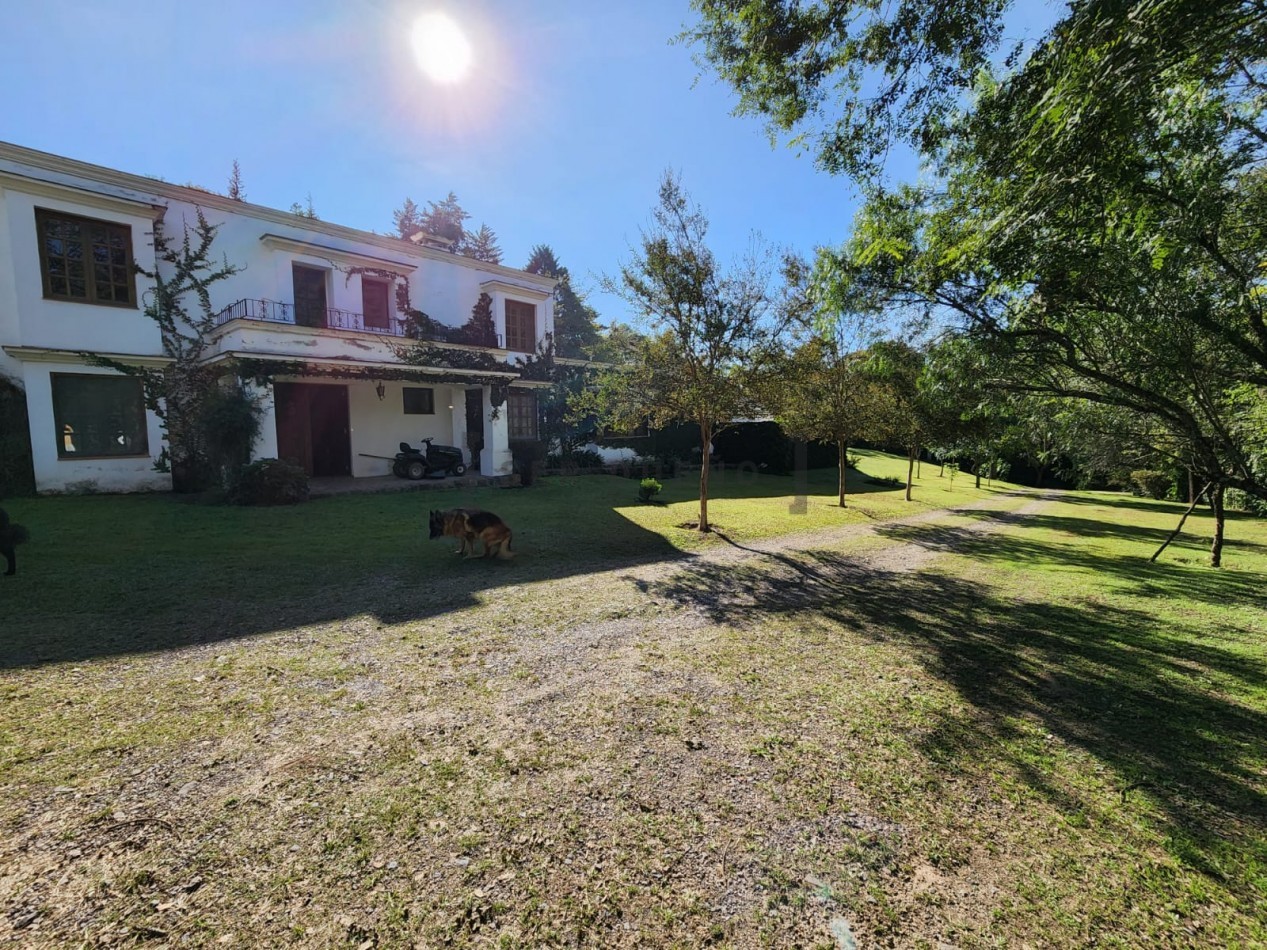 Casa en Venta San Lorenzo 6 dormitorios con amplio jardin y pileta [SER DUEÑO]