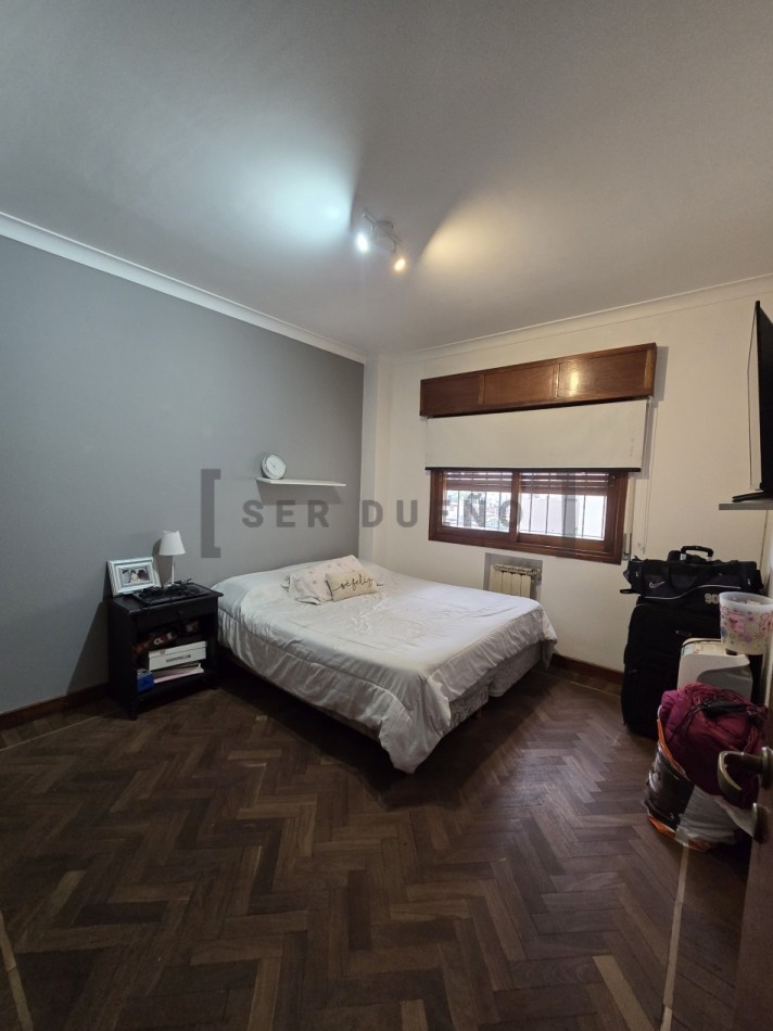 Venta Departamento 4 dormitorios con cochera en Avenida Belgrano [ SER DUEÑO ]