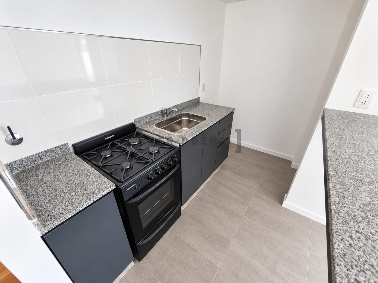 Departamento de 1 dormitorio con cochera en calle 20 de Febrero y 12 de Octubre [SER DUEÑO]co