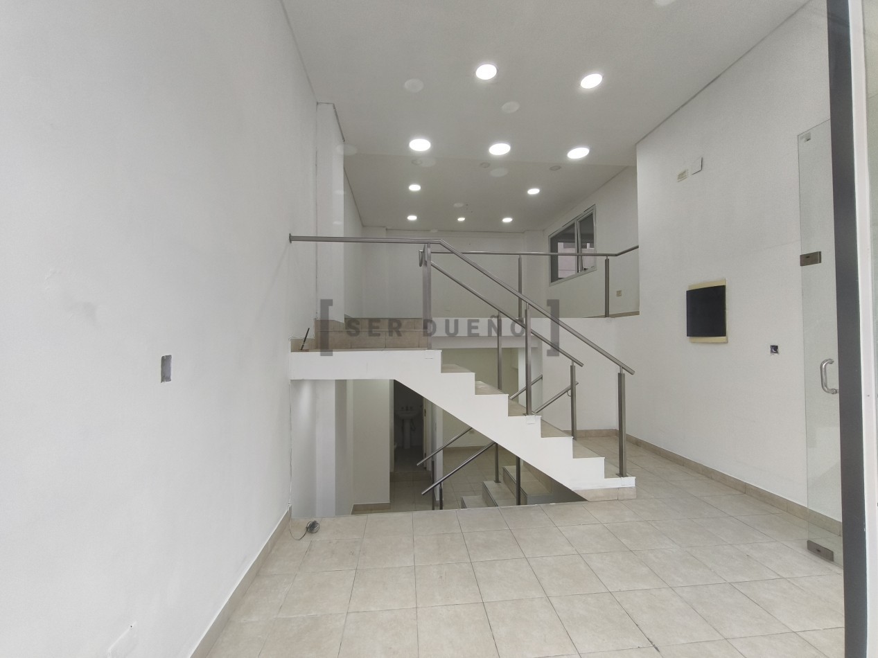 Alquiler Local Comercial Leguizamon 1400 con cochera [SER DUEÑO]