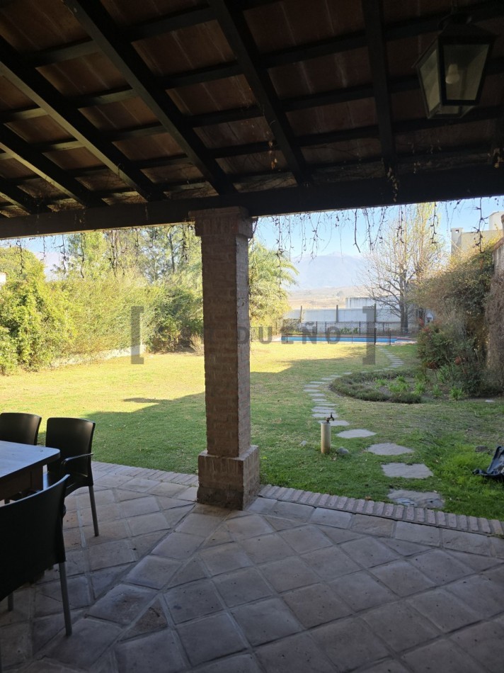 Casa 3 dormitorios Barrio Grand Bourg [SER DUEÑO]